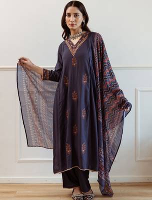 Women Ethnic Motifs Embroidered Regular Thread Work Kurta with Trousers Dupatta 6