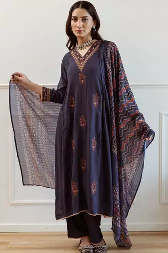 Women Ethnic Motifs Embroidered Regular Thread Work Kurta with Trousers Dupatta