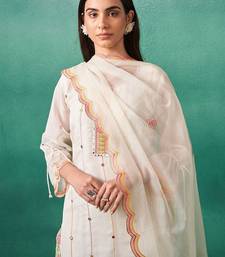 Women Floral Embroidered Regular Mirror Work Kurta with Trousers & Dupatta