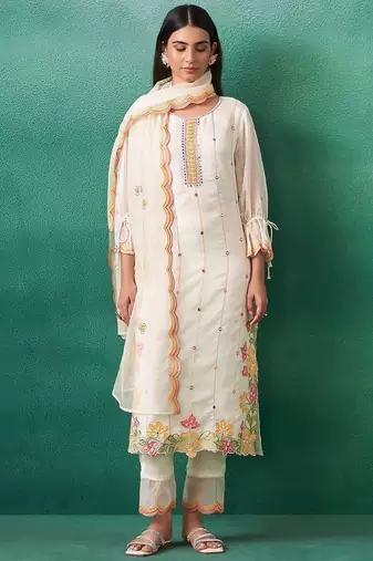 Women Floral Embroidered Regular Mirror Work Kurta with Trousers & Dupatta