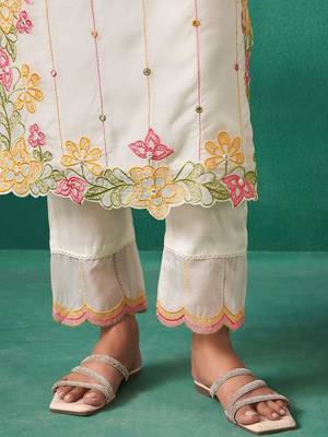 Women Floral Embroidered Regular Mirror Work Kurta with Trousers & Dupatta 5