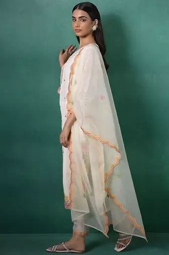 Women Floral Embroidered Regular Mirror Work Kurta with Trousers & Dupatta