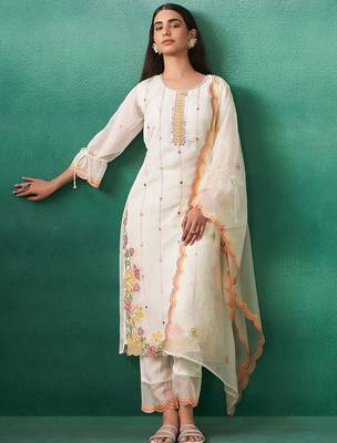 Women Floral Embroidered Regular Mirror Work Kurta with Trousers & Dupatta 1