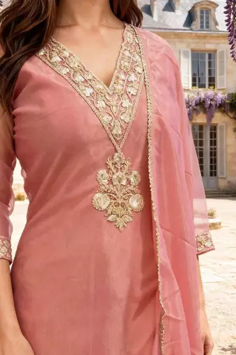 Women Ethnic Motifs Embroidered Regular Kurta with Trousers & With Dupatta
