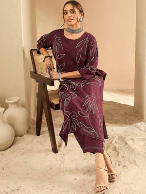 Women Ethnic Motifs Embroidered Regular Thread Work Pure Cotton Kurta with Trousers 1