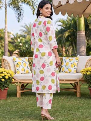 Women Floral Printed Regular Pure Cotton Kurta with Trousers 4