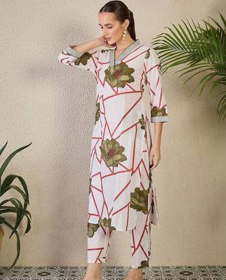 Women Floral Printed Regular Pure Cotton Kurta with Trousers 3