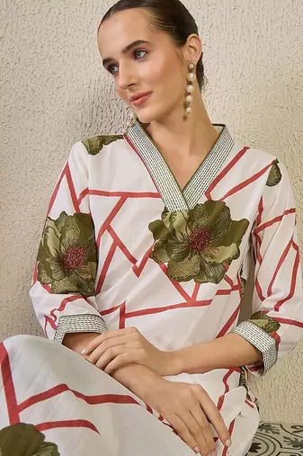 Women Floral Printed Regular Pure Cotton Kurta with Trousers
