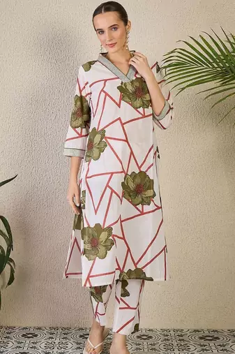 Women Floral Printed Regular Pure Cotton Kurta with Trousers
