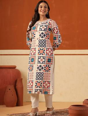 Women Printed Regular Kurta with Trousers 3