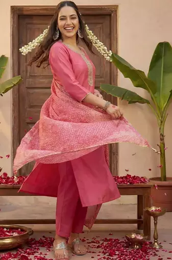 Women Ethnic Motifs Embroidered Regular Thread Work Kurta with Trousers & With Dupatta