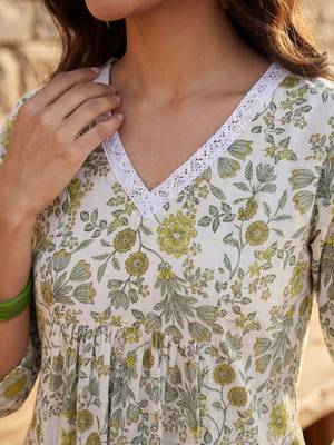 Women Floral Printed Regular Pure Cotton Kurta with Trousers & With Dupatta 2