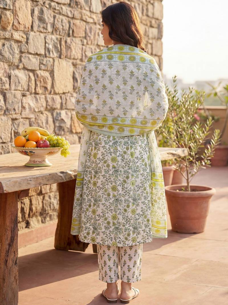 Women Floral Printed Regular Pure Cotton Kurta with Trousers & With Dupatta