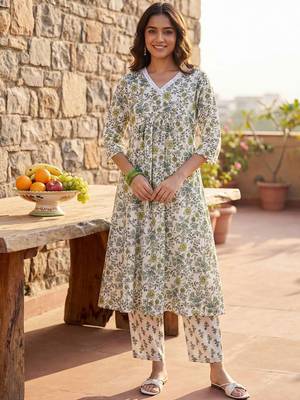 Women Floral Printed Regular Pure Cotton Kurta with Trousers & With Dupatta 4