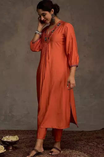 Women Ethnic Motifs Embroidered Pleated Thread Work Liva Kurta with Trousers