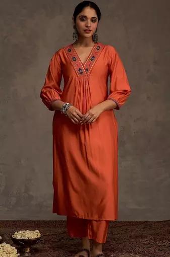 Women Ethnic Motifs Embroidered Pleated Thread Work Liva Kurta with Trousers