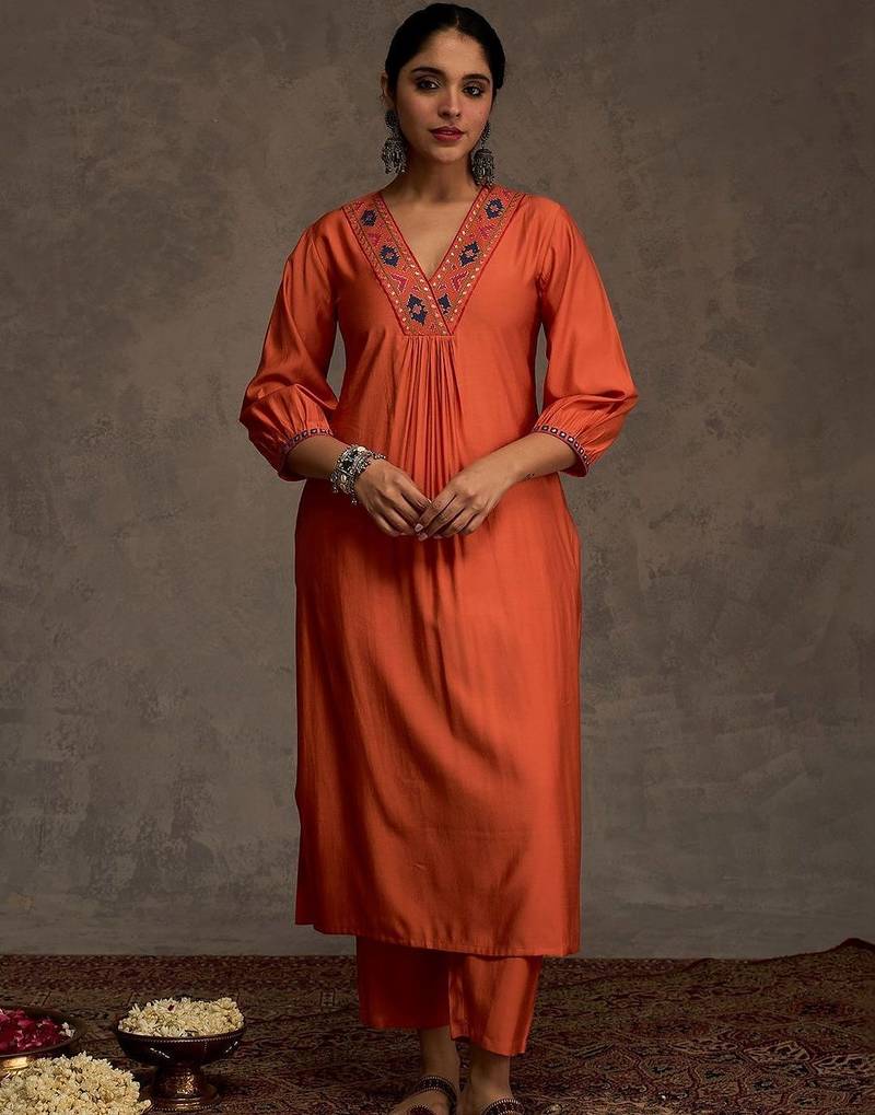 Women Ethnic Motifs Embroidered Pleated Thread Work Liva Kurta with Trousers
