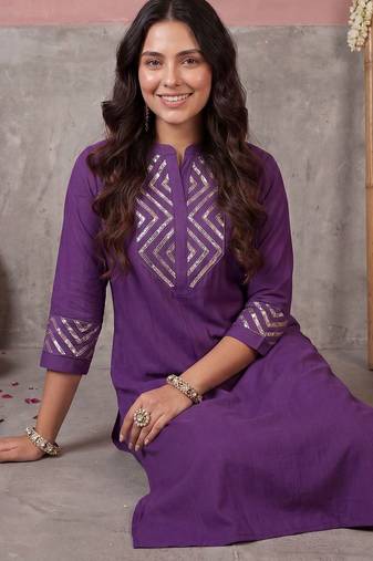 Women Yoke Design Regular Sequinned Kurta with Trousers