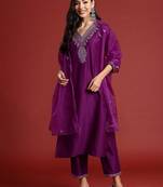 Women Ethnic Motifs Embroidered Kurta with Trousers & Dupatta