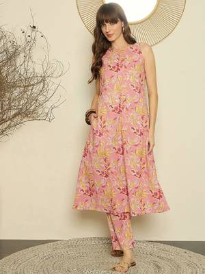 Women Floral Printed Pure Cotton A-Line Kurta with Trouser 1