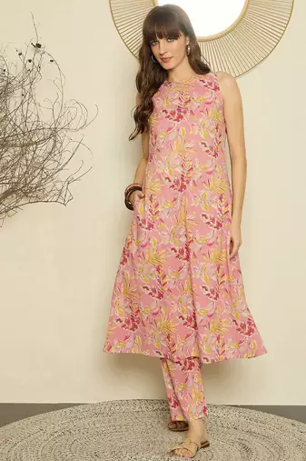 Women Floral Printed Pure Cotton A-Line Kurta with Trouser