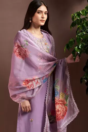 Women Floral Embroidered Regular Thread Work Kurta with Trousers & With Dupatta