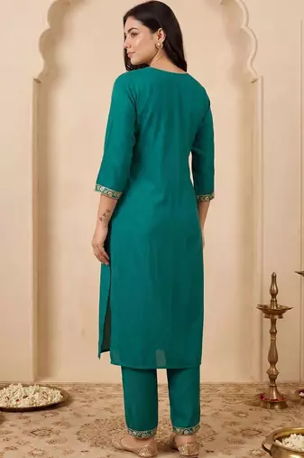 Women Ethnic Motifs Embroidered Regular Thread Work Kurta with Trousers
