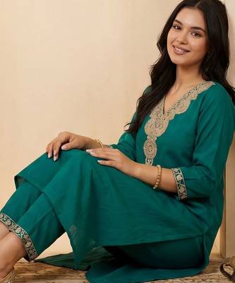 Women Ethnic Motifs Embroidered Regular Thread Work Kurta with Trousers 5
