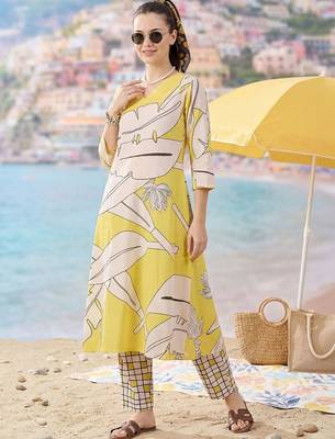 Women Printed Regular Pure Cotton Kurta with Trousers 1