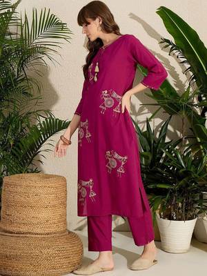 Women Embroidered Regular Pure Cotton Kurta with Trousers 5