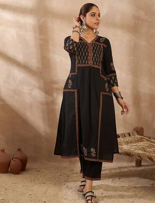 Women Ethnic Motifs Embroidered Pleated Sequinned Pure Cotton Kurta with Trousers 1
