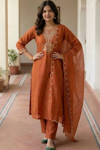 Women Ethnic Motifs Embroidered Regular Thread Work Kurta with Trousers & With Dupatta