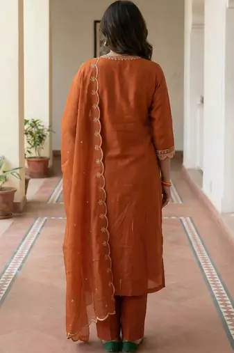 Women Ethnic Motifs Embroidered Regular Thread Work Kurta with Trousers & With Dupatta