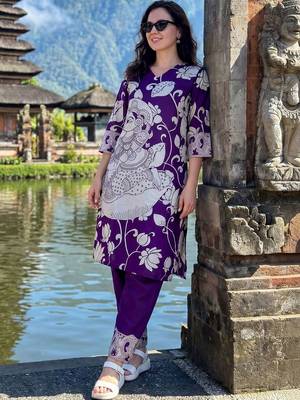 Women Floral Printed Regular Pure Cotton Kurta with Trousers 1