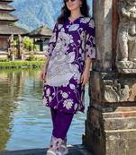 Women Floral Printed Regular Pure Cotton Kurta with Trousers