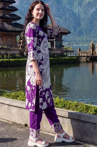 Women Floral Printed Regular Pure Cotton Kurta with Trousers