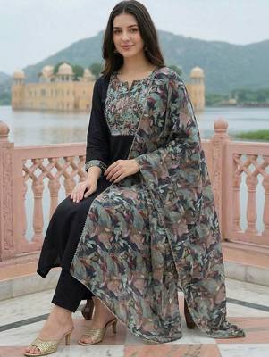 Women Floral Embroidered Regular Thread Work Kurta with Trousers & With Dupatta 4