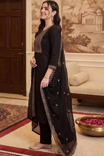 Women Ethnic Motifs Embroidered Regular Thread Work Kurta with Trousers & With Dupatta