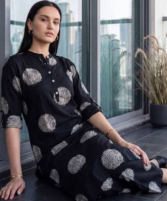 Women Printed Regular Kurta with Trousers 5