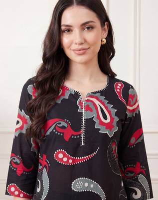 Women Paisley Printed Regular Thread Work Pure Cotton Kurta with Palazzos 2