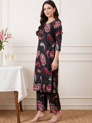 Women Paisley Printed Regular Thread Work Pure Cotton Kurta with Palazzos 3