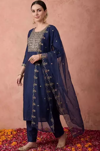 Women Ethnic Motifs Embroidered Regular Thread Work Kurta with Trousers & With Dupatta