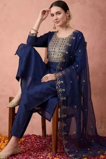 Women Ethnic Motifs Embroidered Regular Thread Work Kurta with Trousers & With Dupatta