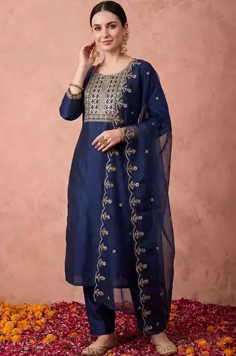 Women Ethnic Motifs Embroidered Regular Thread Work Kurta with Trousers & With Dupatta