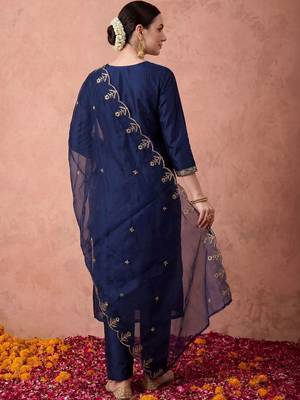 Women Ethnic Motifs Embroidered Regular Thread Work Kurta with Trousers & With Dupatta 5