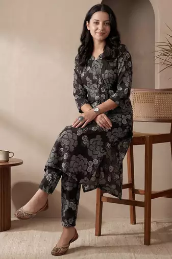 Women Floral Printed Regular Pure Cotton Kurta with Trousers