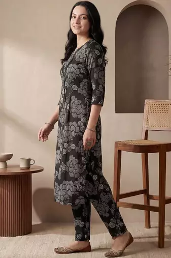 Women Floral Printed Regular Pure Cotton Kurta with Trousers