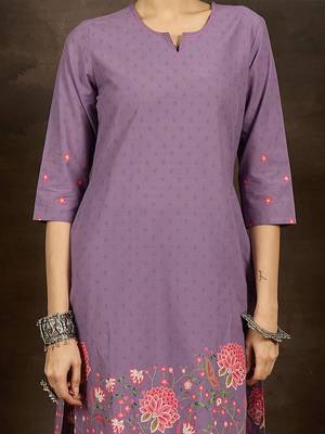 Floral Printed Notch Neck Pure Cotton Straight Kurta With Trousers 3