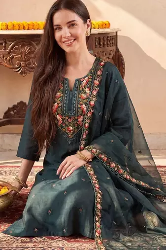 Women Floral Embroidered Regular Thread Work Kurta With Trousers & Dupatta