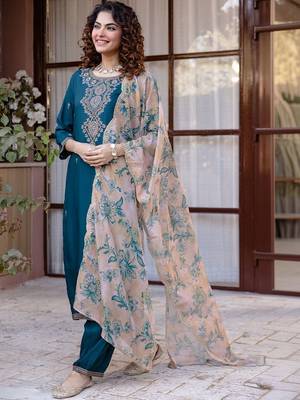 Women Ethnic Motifs Embroidered Thread Work Kurta with Patiala & With Dupatta 7